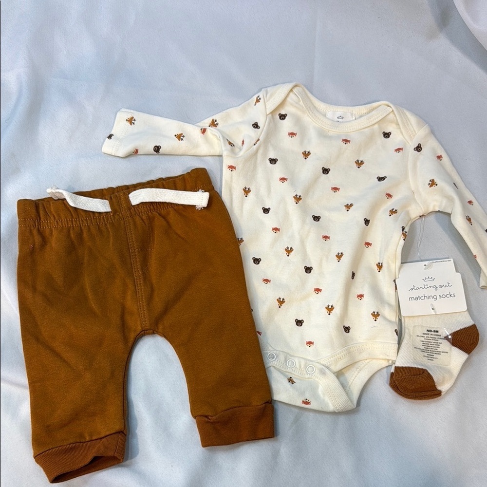 Starting Out brand, Adorable Cream and Brown Baby Set, size Newborn, BNWT